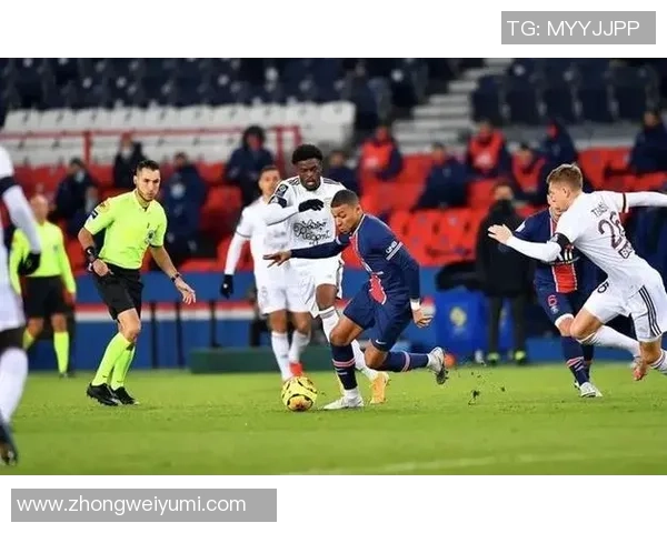 巴黎圣曼对阵球队队员的精彩对决与战术分析