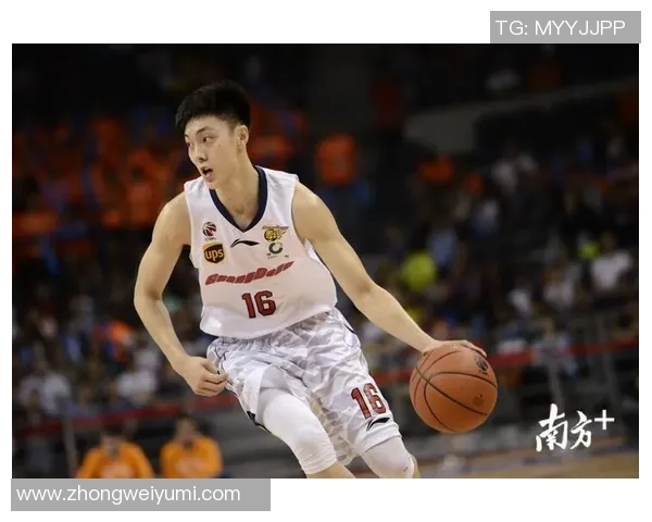 胡明轩的篮球之路:从青涩少年到CBA明星的成长历程与未来展望 胡明轩的篮球之路:从青涩少年到CBA明星的成长历程与未来展望