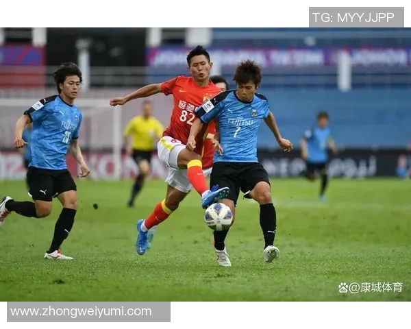 川岛前锋与鹿岛鹿角的精彩对决揭示了日本足球的激烈竞争与魅力 川岛前锋与鹿岛鹿角的精彩对决揭示了日本足球的激烈竞争与魅力