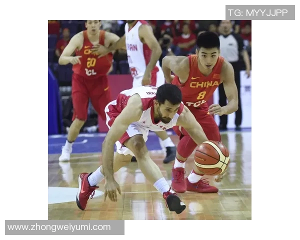 男篮红队中国迎战伊朗全力争胜展现团队精神与竞技风采 男篮红队中国迎战伊朗全力争胜展现团队精神与竞技风采