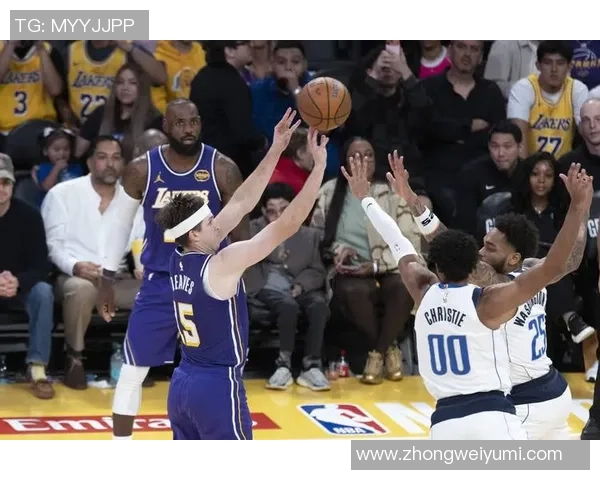 湖人对阵火箭精彩对决即将上演22日赛场不容错过的篮球盛宴 湖人对阵火箭精彩对决即将上演22日赛场不容错过的篮球盛宴